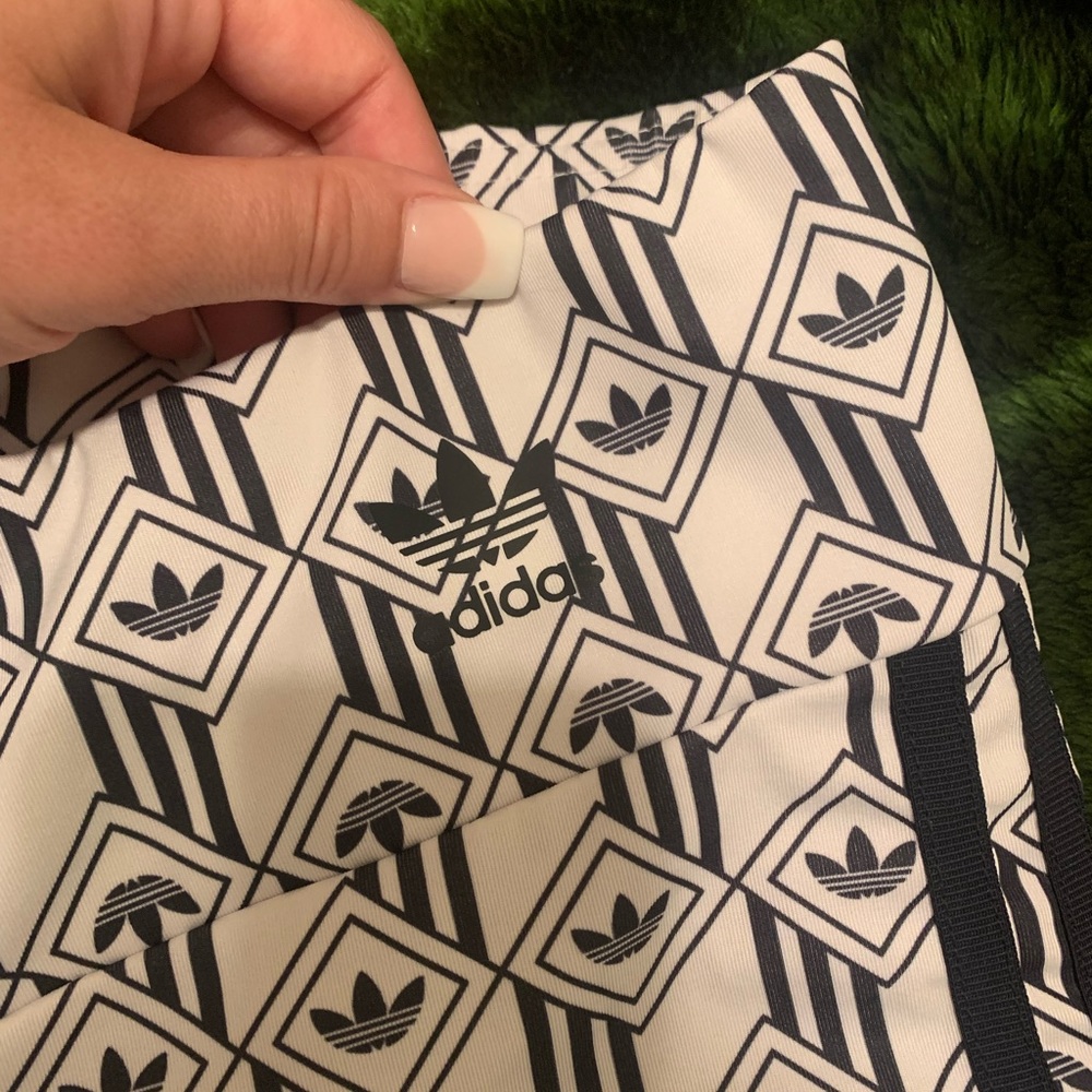 Adidas biker shorts - Picture 3 of 4
